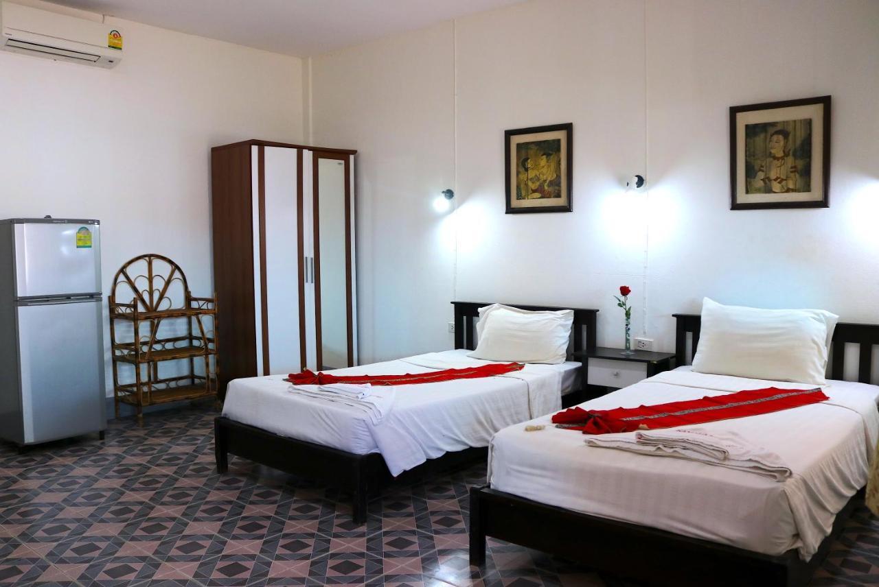 Deng'S Kamala Beach Guesthouse Экстерьер фото