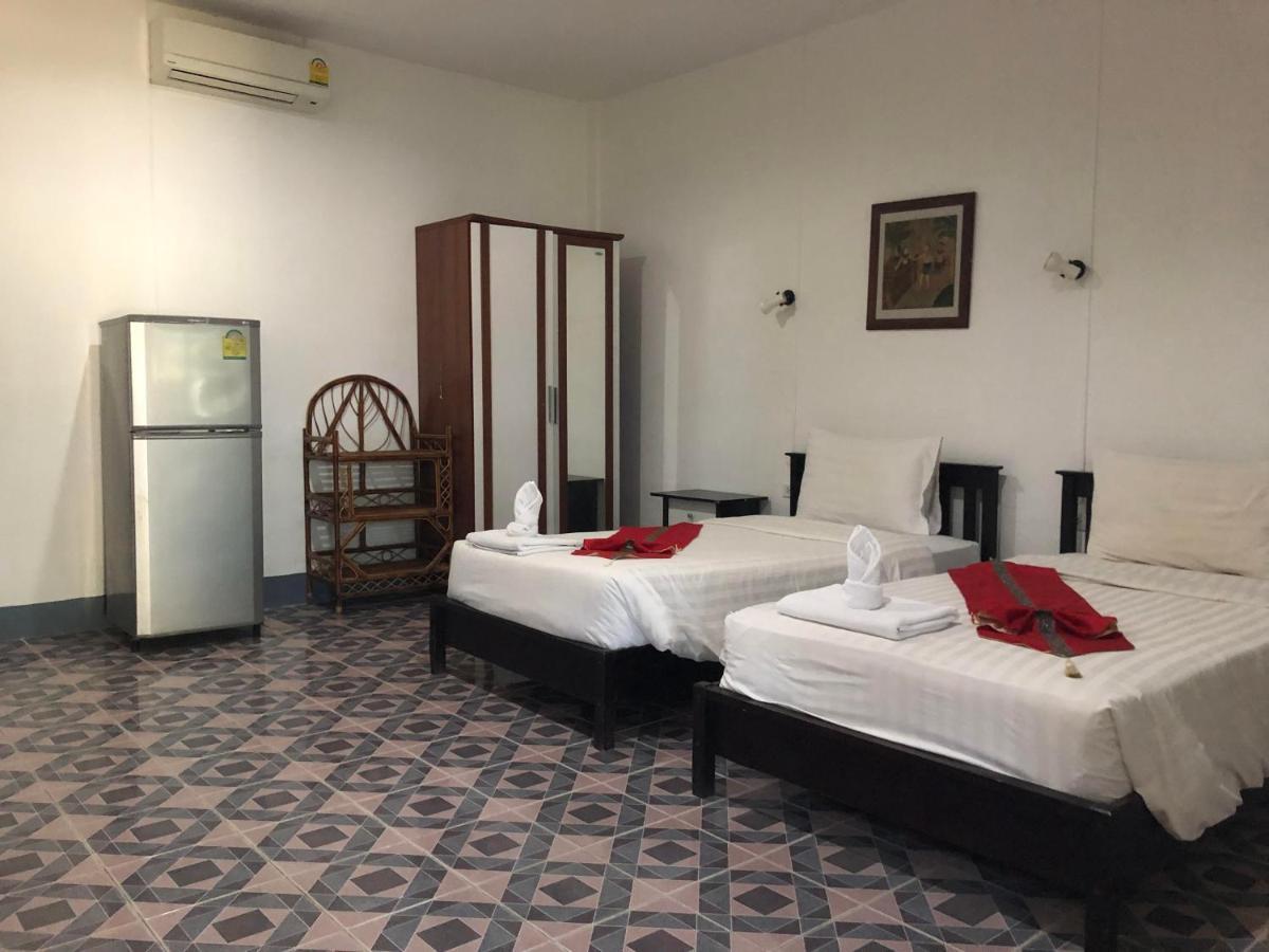 Deng'S Kamala Beach Guesthouse Экстерьер фото