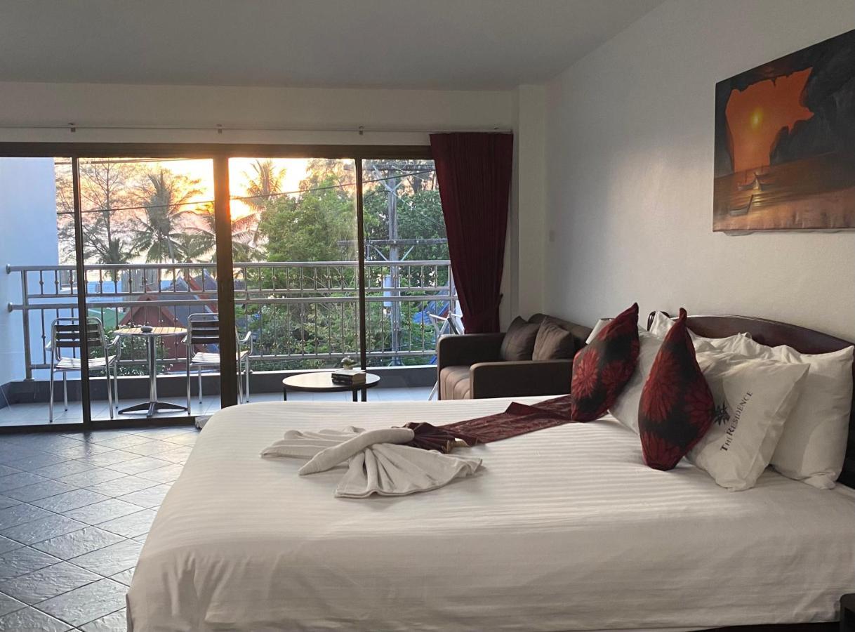 Deng'S Kamala Beach Guesthouse Экстерьер фото