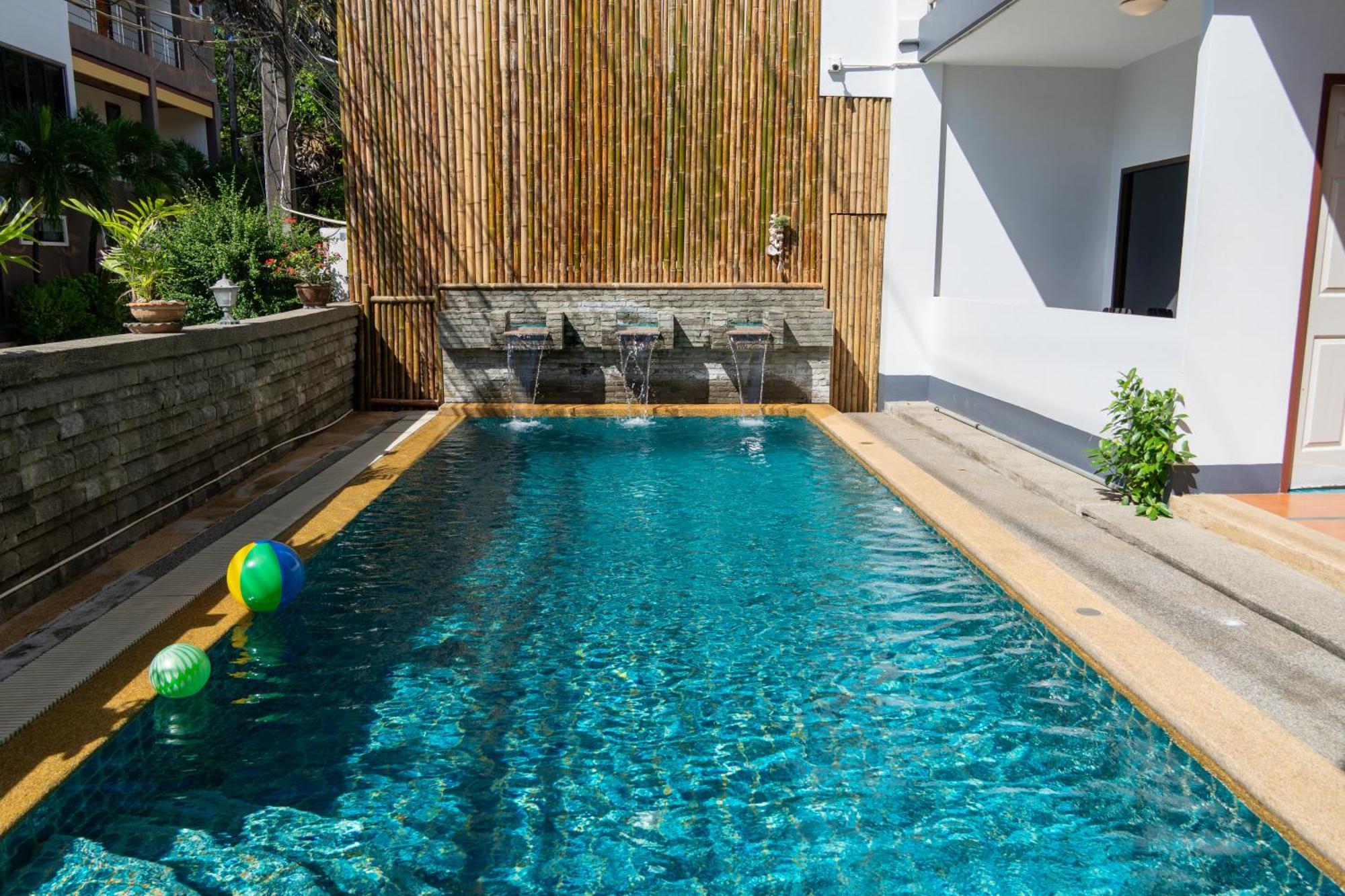 Deng'S Kamala Beach Guesthouse Экстерьер фото