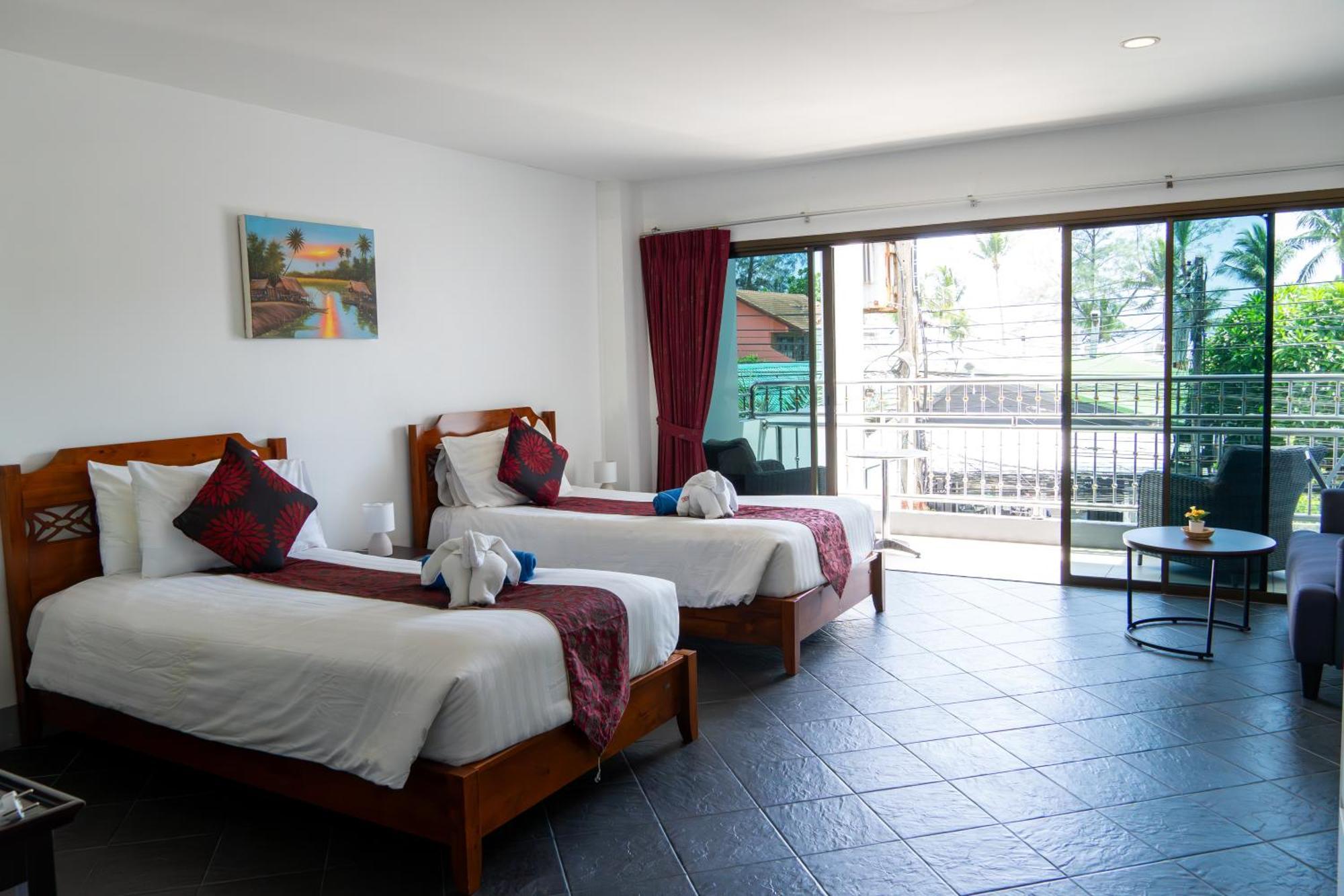 Deng'S Kamala Beach Guesthouse Экстерьер фото