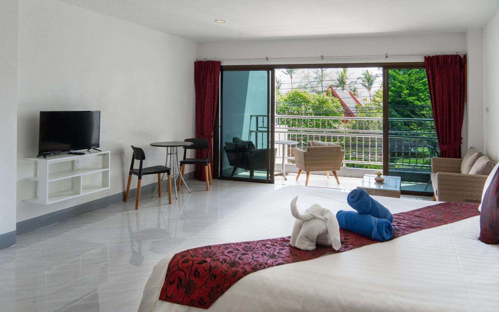 Deng'S Kamala Beach Guesthouse Экстерьер фото