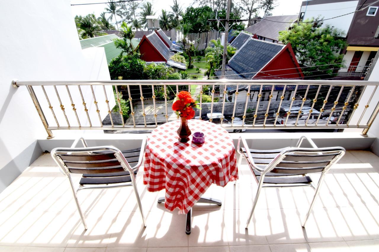 Deng'S Kamala Beach Guesthouse Экстерьер фото